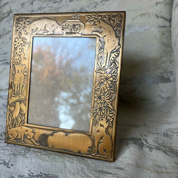M W CARR and CO art nouveau vintage cat mushroom brass photo frame - Picture 2 of 14